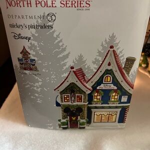 Department 56 Mickey's Pin Traders Holiday House Decor